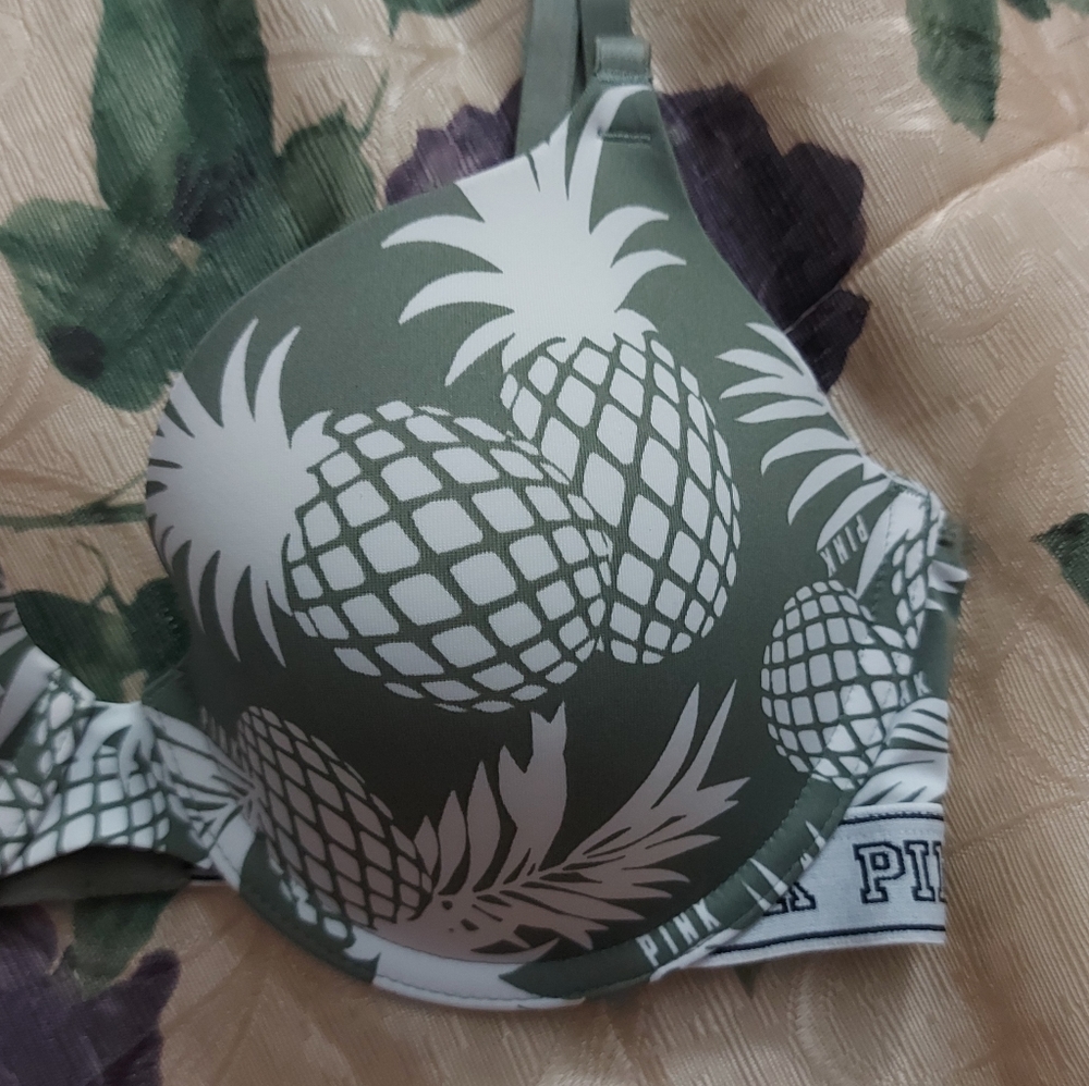 VS Pink Pineapple Bra